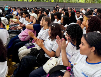 FUNDHAS CERTIFICA 700 JOVENS