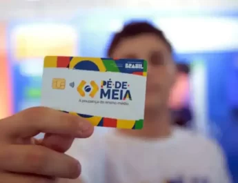 PÉ-DE-MEIA PAGA INCENTIVOS A ALUNOS