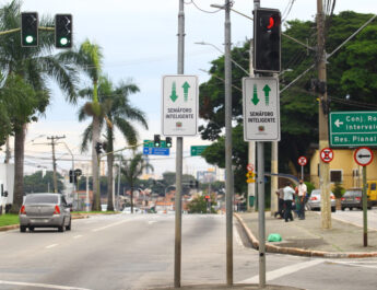 SJC AMPLIA SEMÁFOROS INTELIGENTES