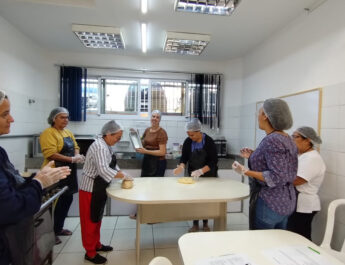 OFICINA DE CULINÁRIA NO CRASS SJC