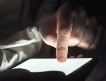 CRIANÇAS: CRIMES SEXUAIS ONLINE