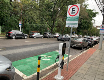 ZONA AZUL CARREGAMENTO ELÉTRICO