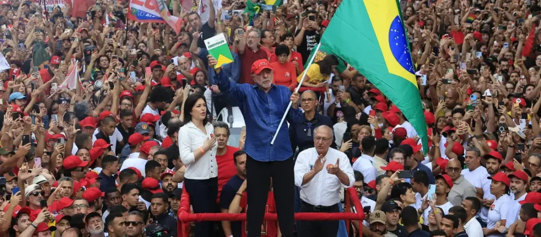 LULA É REELEITO PRESIDENTE DO BRASIL