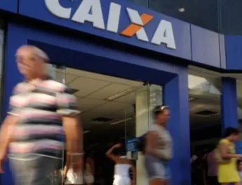 SERVIÇOS BANCÁRIOS NO FERIADO